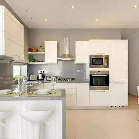 Penthouse With Picturesque Garden And Bayviews Lejlighed *