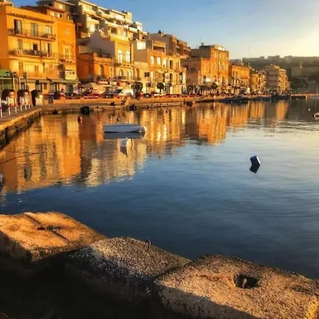 Penthouse With Picturesque Garden And Bayviews Daire *