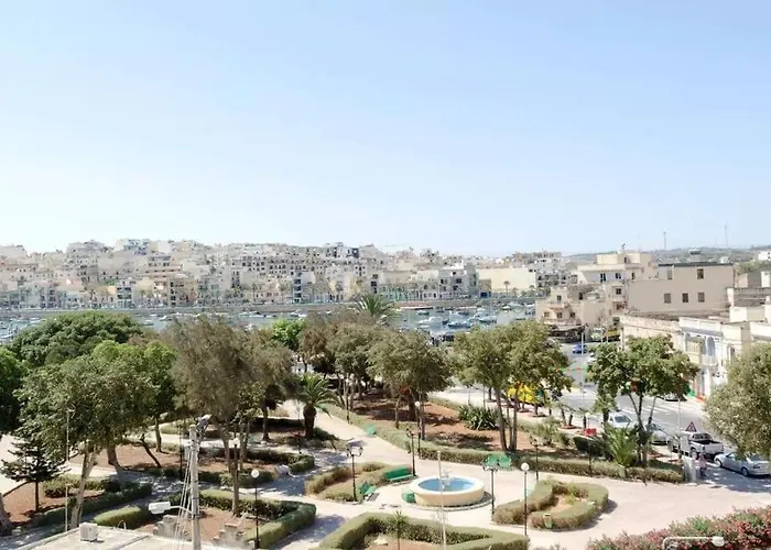 Penthouse With Picturesque Garden And Bayviews * Marsaskala